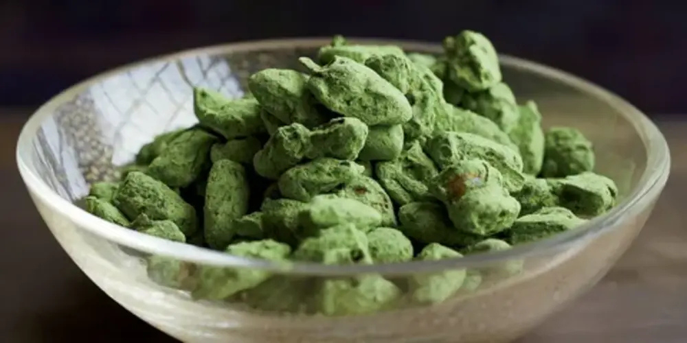 How to Store and Serve Green Tea Almond