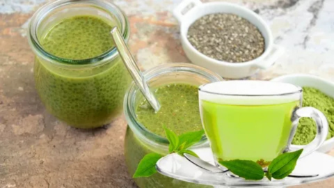 Green Tea and Chia Seeds: